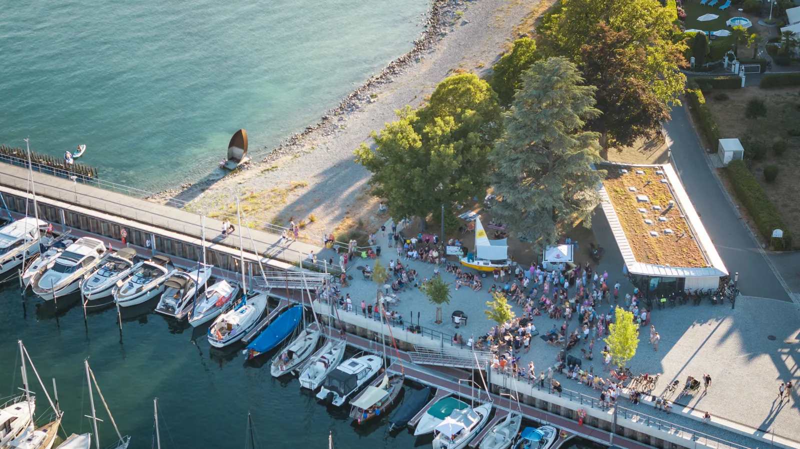 Lady Yellow Event am Bodensee aus der Vogelperspektive